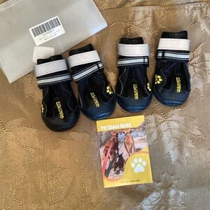 5/$30 Qumy Dog Boots 18-27 Lbs. W/Booklet How to Teach Dog to Wear NWT